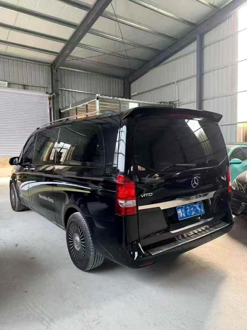 奔驰威霆 内饰前排