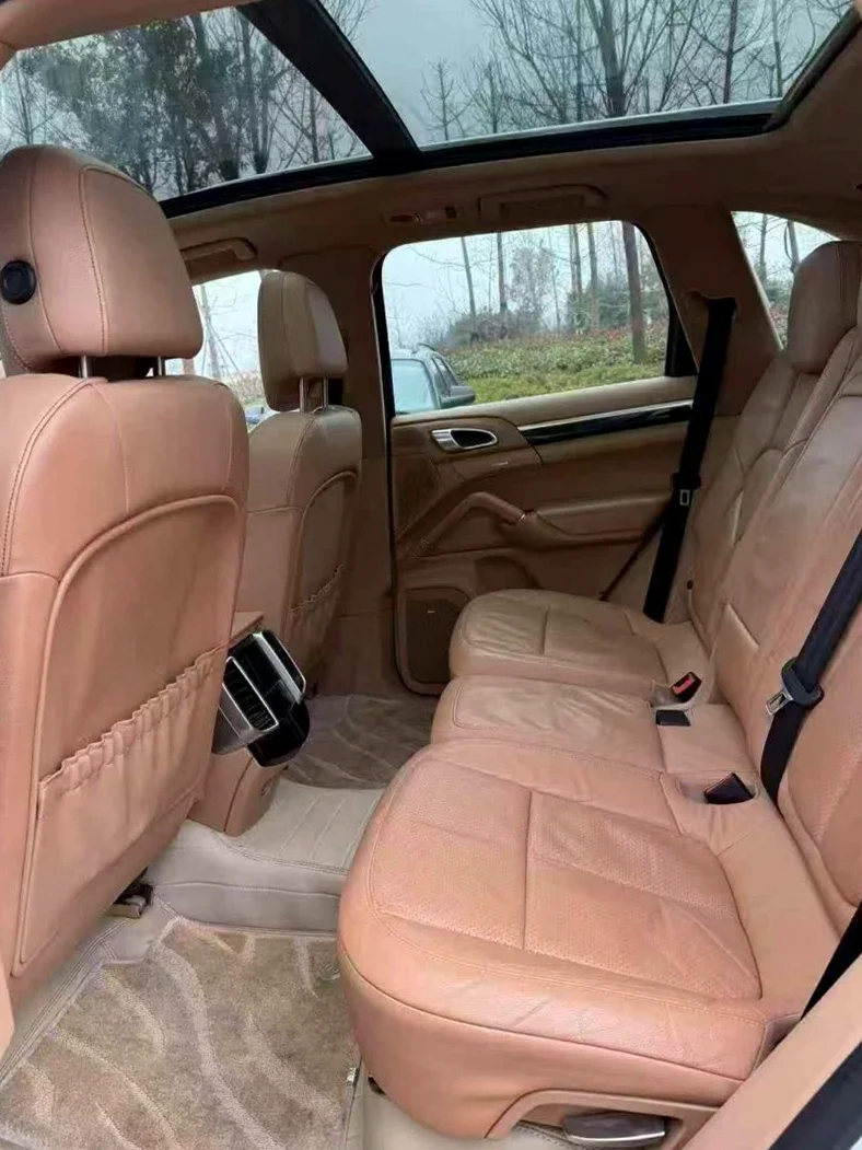 保时捷卡宴 后面外观三