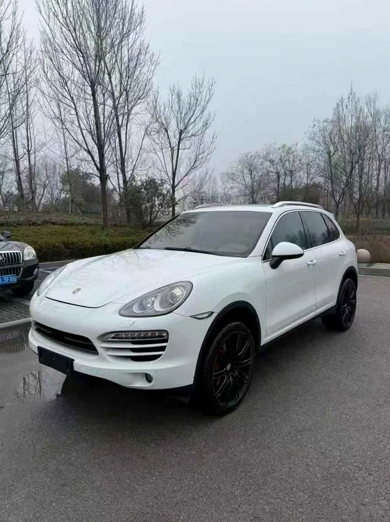 保时捷卡宴 正面外观二