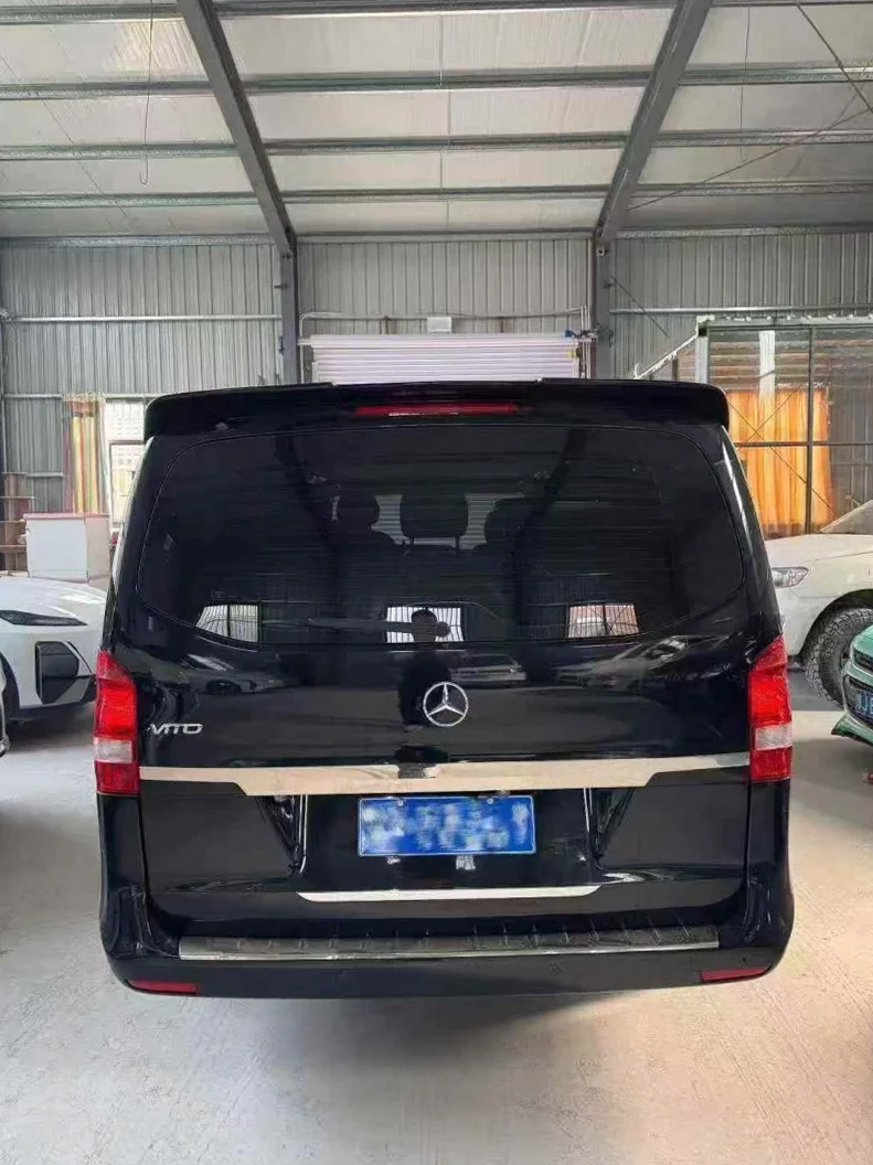 奔驰威霆 驾驶室