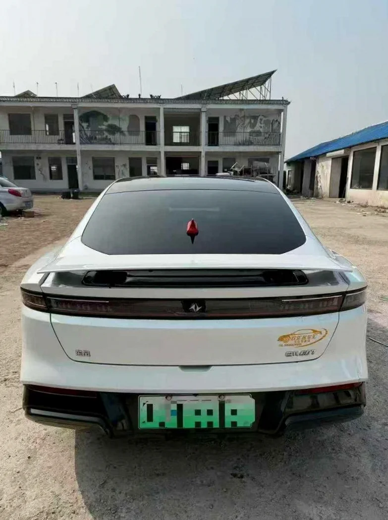 东风奕派 内饰后排