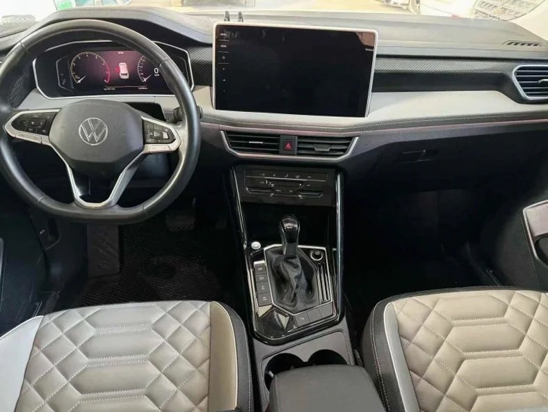 大众探岳 后面外观二