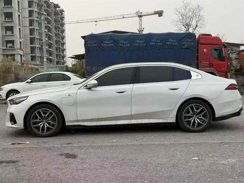 宝马I5 后面外观二