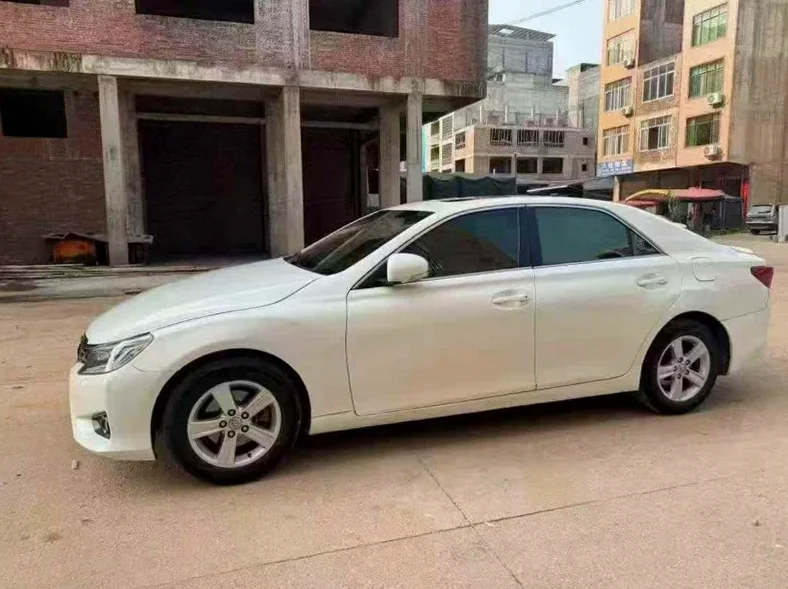 丰田锐志 正面外观二