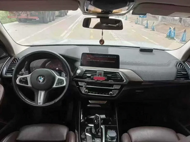 宝马X3 后面外观三