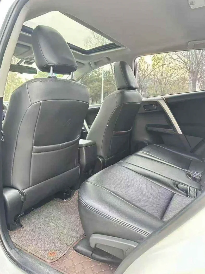 丰田RAV4荣放 后面外观一