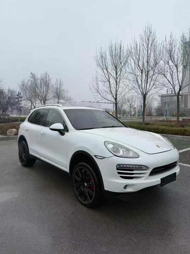 保时捷卡宴 正面外观三