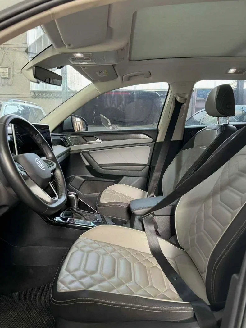 大众探岳 后面外观一