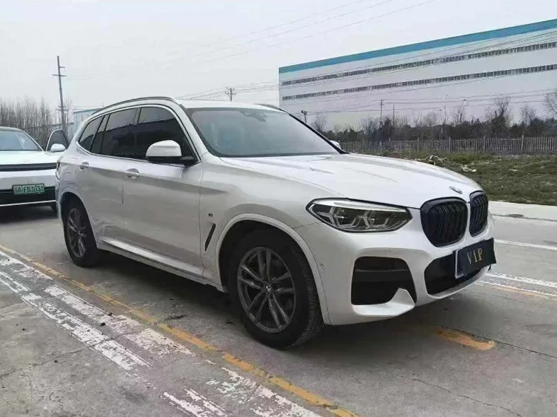 宝马X3 正面外观三