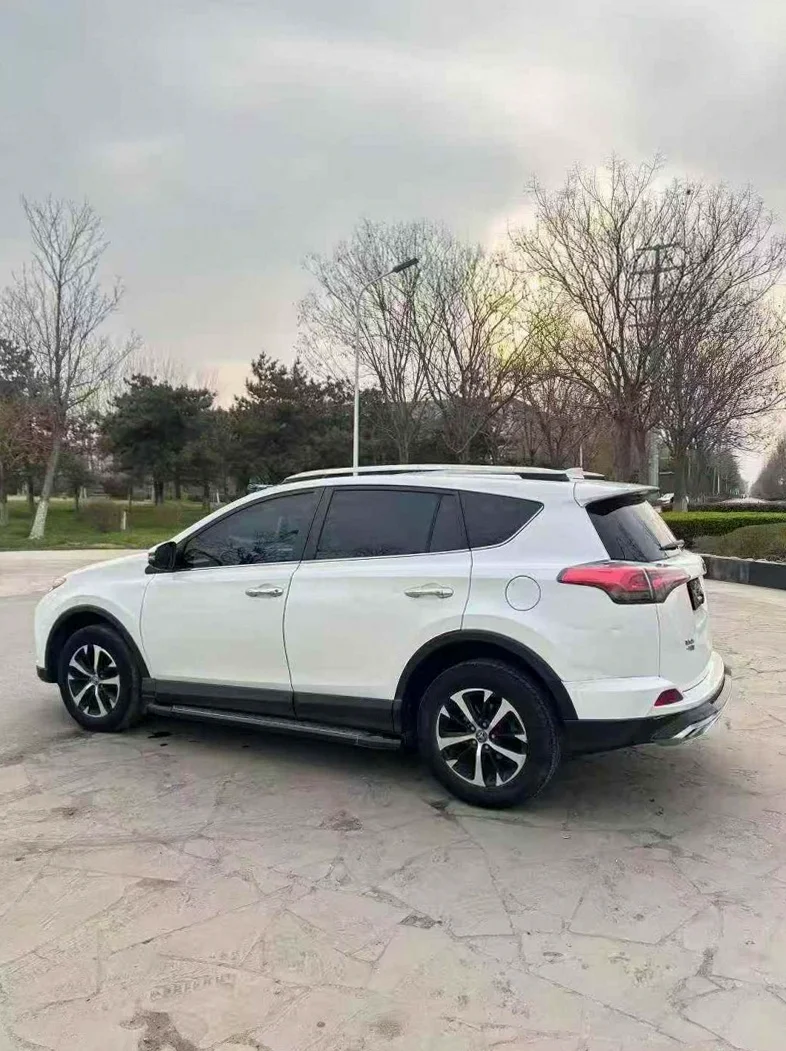 丰田RAV4荣放 内饰前排