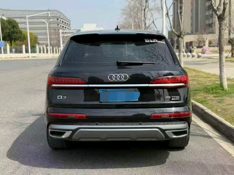 奥迪Q7 内饰后排