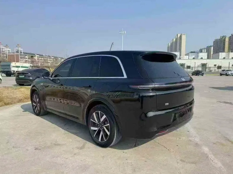 理想L8 内饰后排