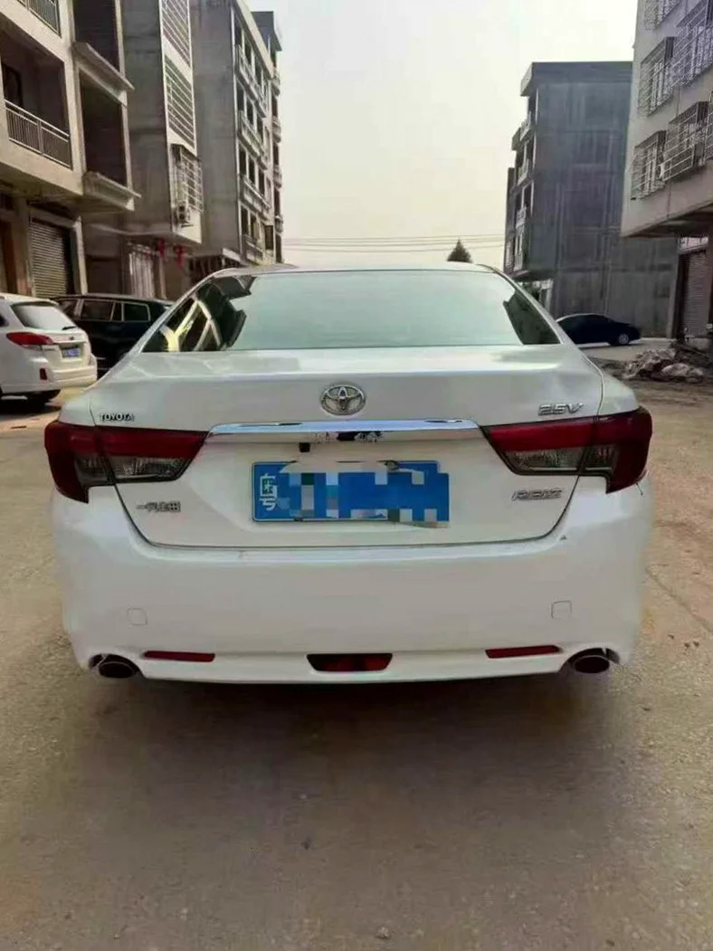 丰田锐志 内饰后排