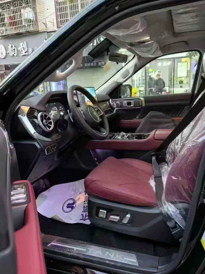 长城汽车坦克 后面外观一