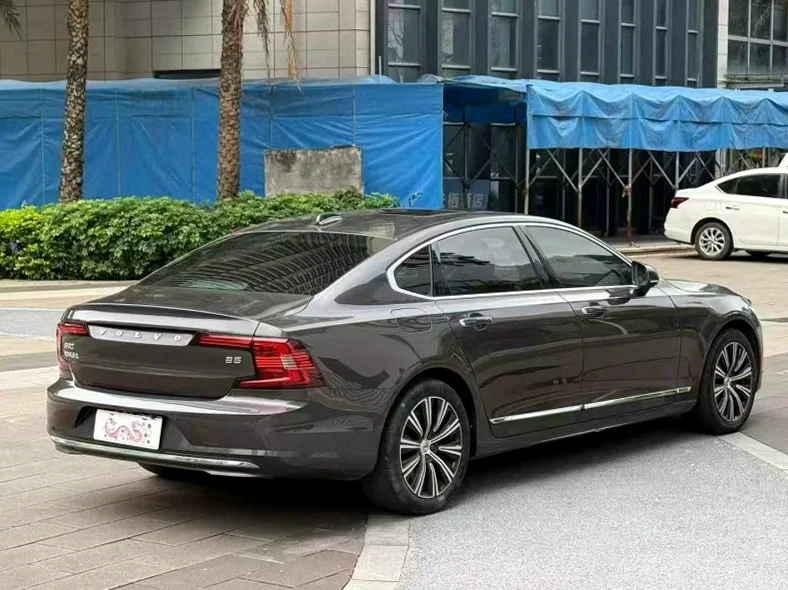 沃尔沃S90 内饰后排