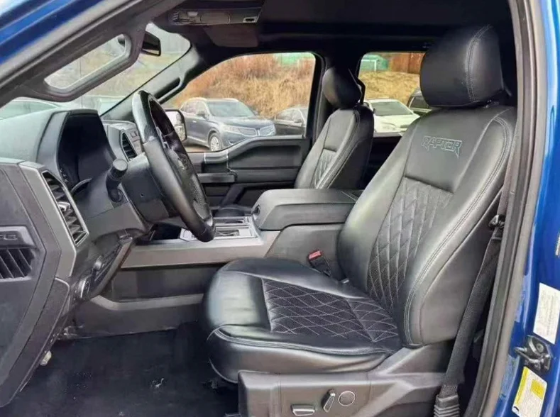 福特猛禽 内饰前排