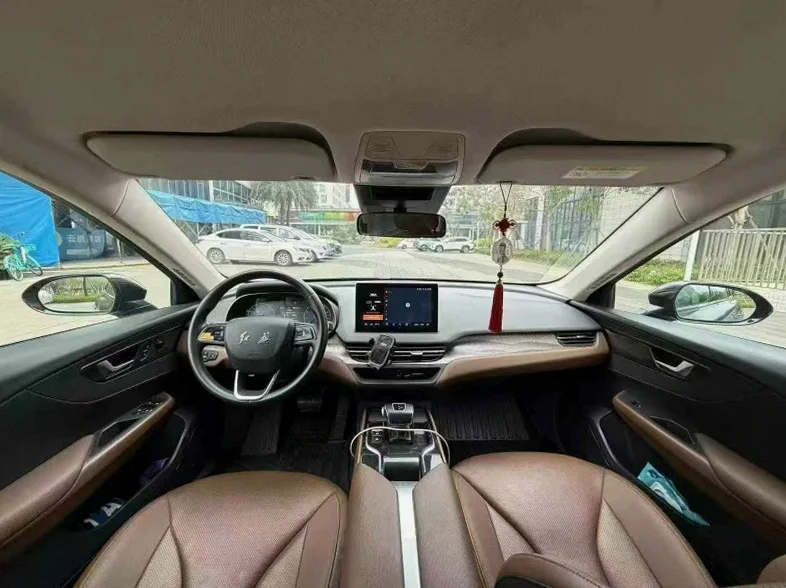 红旗E-QM5 后面外观二