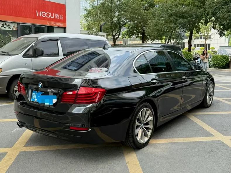 宝马5系 内饰前排