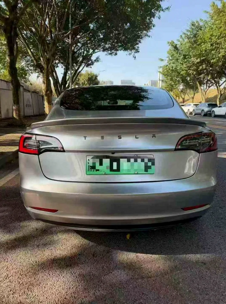 特斯拉MODEL 内饰后排