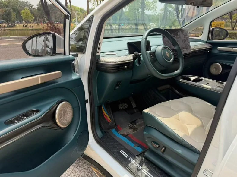 宝骏云朵 内饰后排