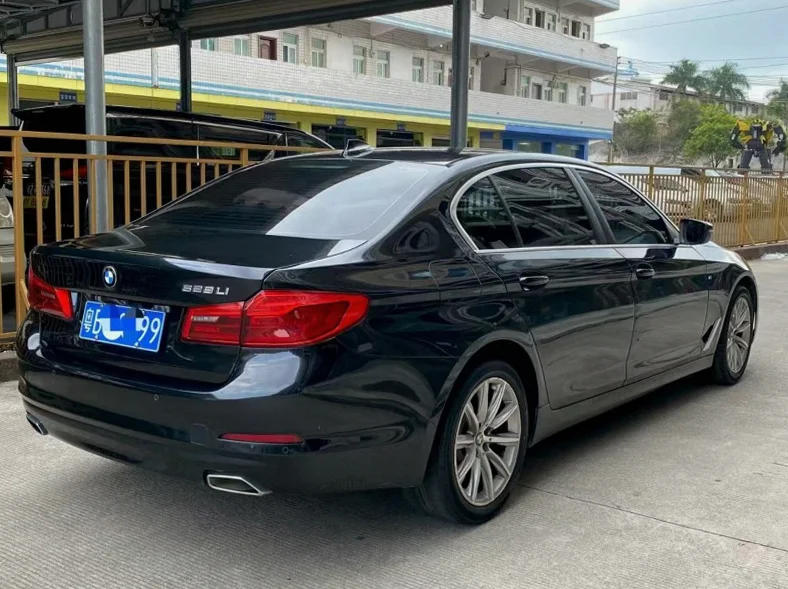 宝马5系 驾驶室