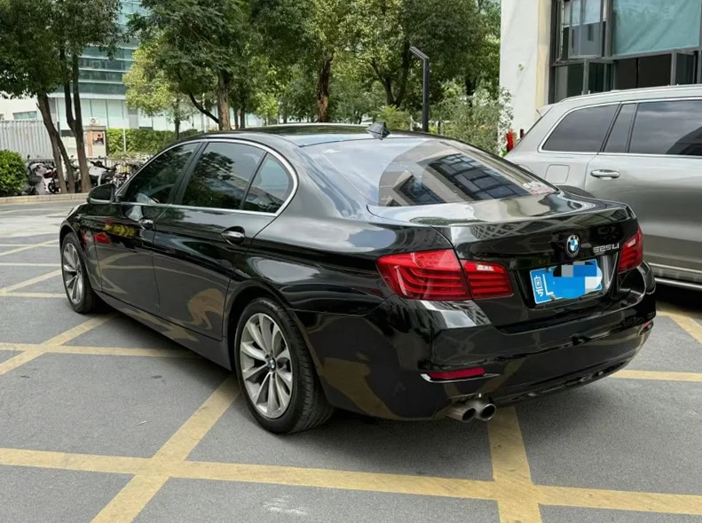 宝马5系 驾驶室