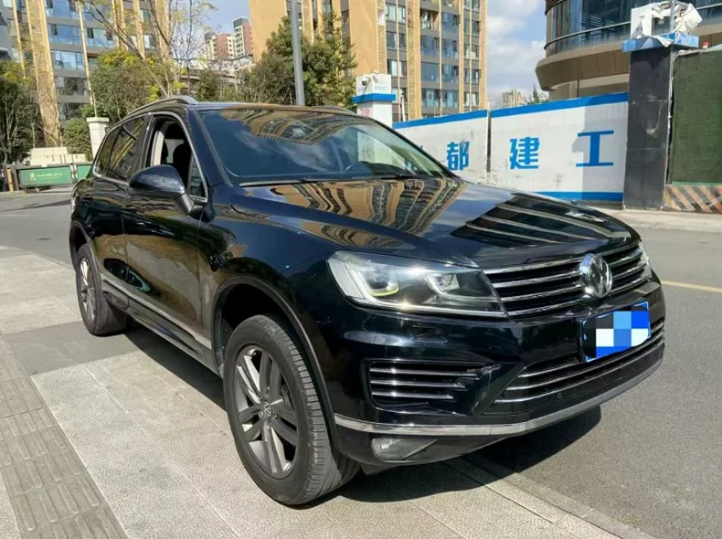 大众途锐 正面外观二