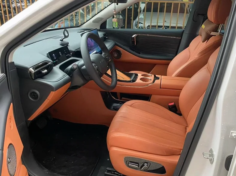 传祺埃安V 驾驶室