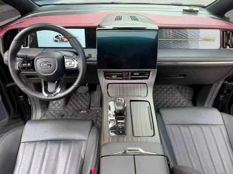 传祺M8 后面外观一