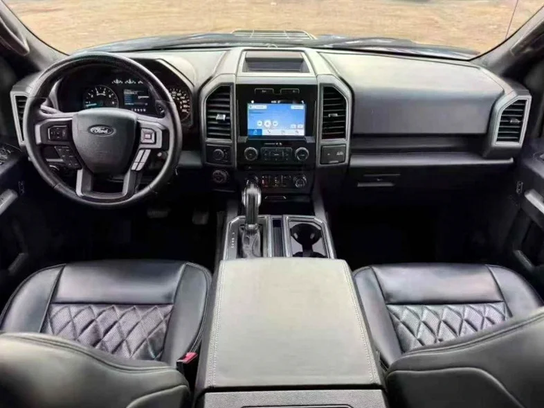 福特猛禽 后面外观一