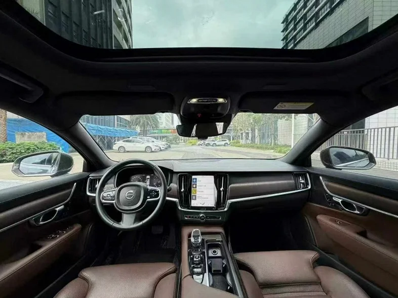 沃尔沃S90 后面外观三