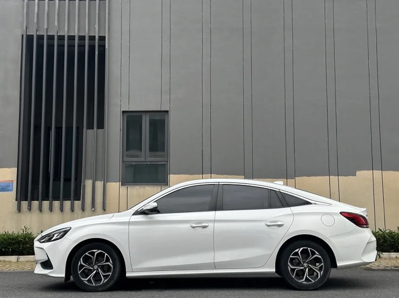 名爵5 内饰后排