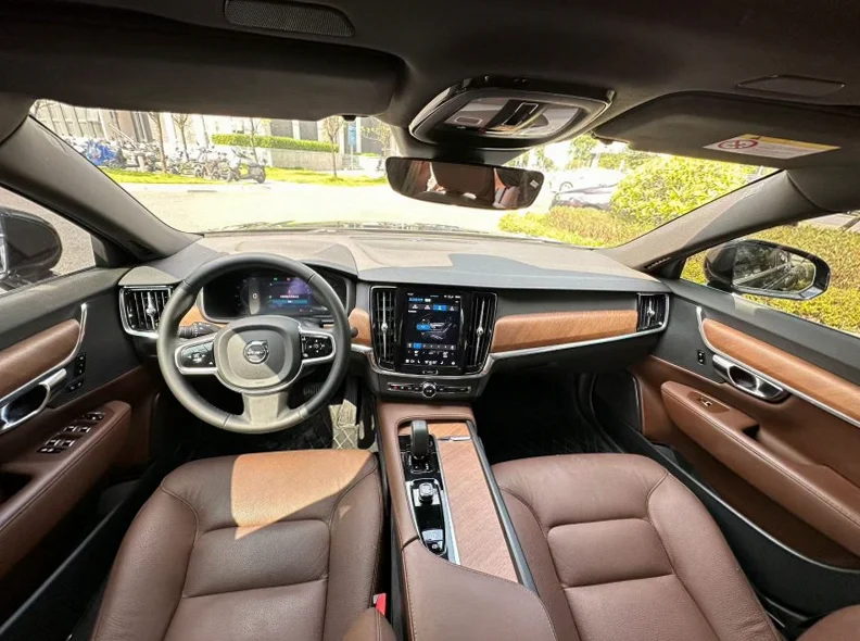 沃尔沃S90 正面外观三