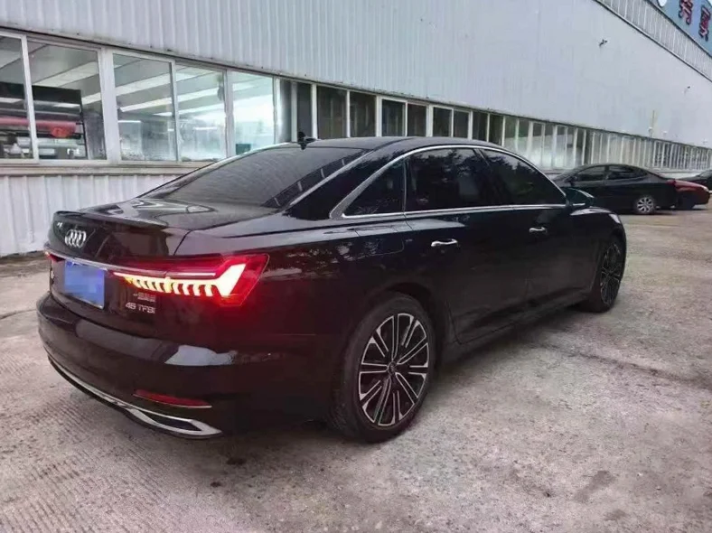 奥迪A6L 内饰前排