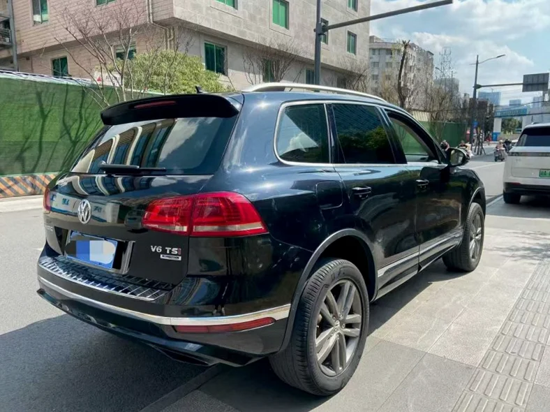 大众途锐 内饰后排