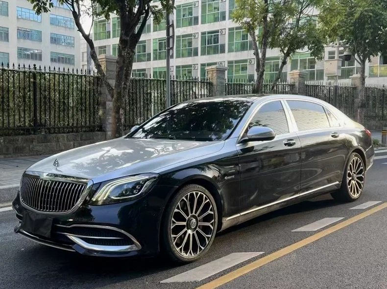 奔驰S 正面外观三