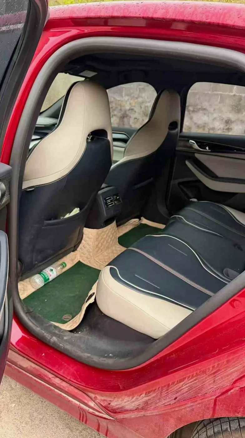 比亚迪秦 后面外观二