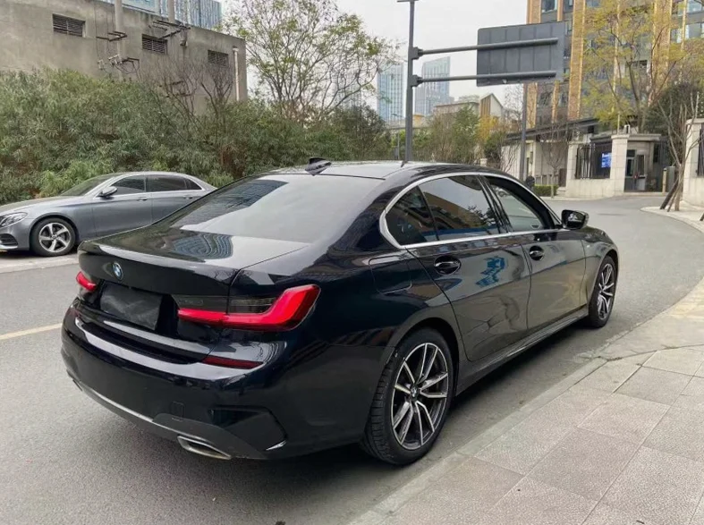 宝马3系 内饰后排