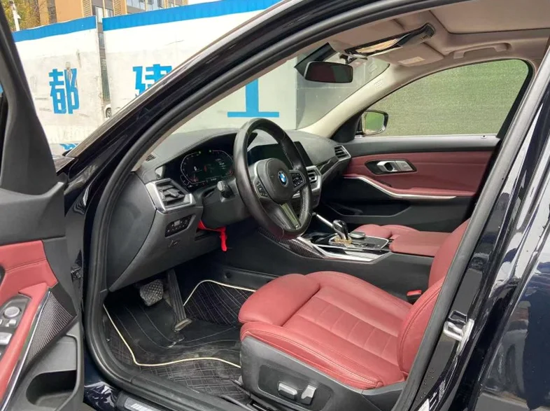 宝马3系 后面外观一