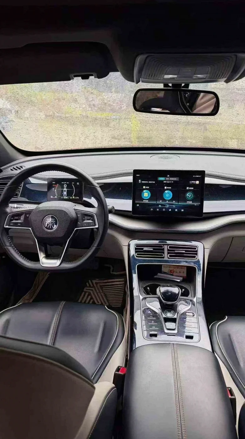 比亚迪秦 后面外观一