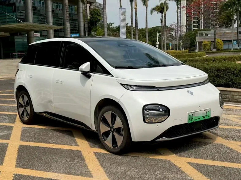 宝骏云朵 正面外观二