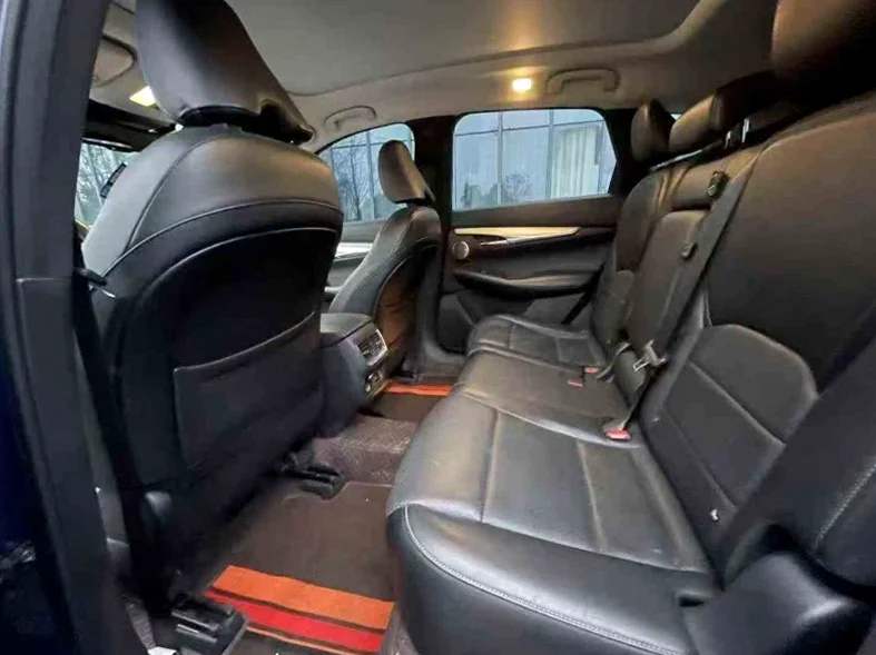 英菲尼迪QX50 后面外观二