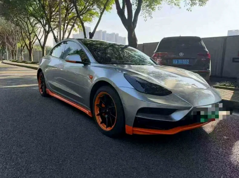 特斯拉MODEL 正面外观三