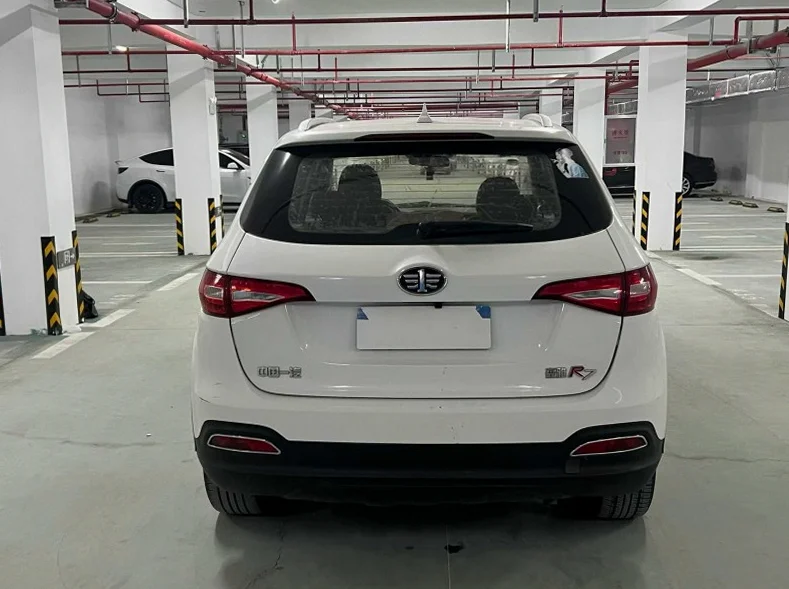 一汽森雅 驾驶室