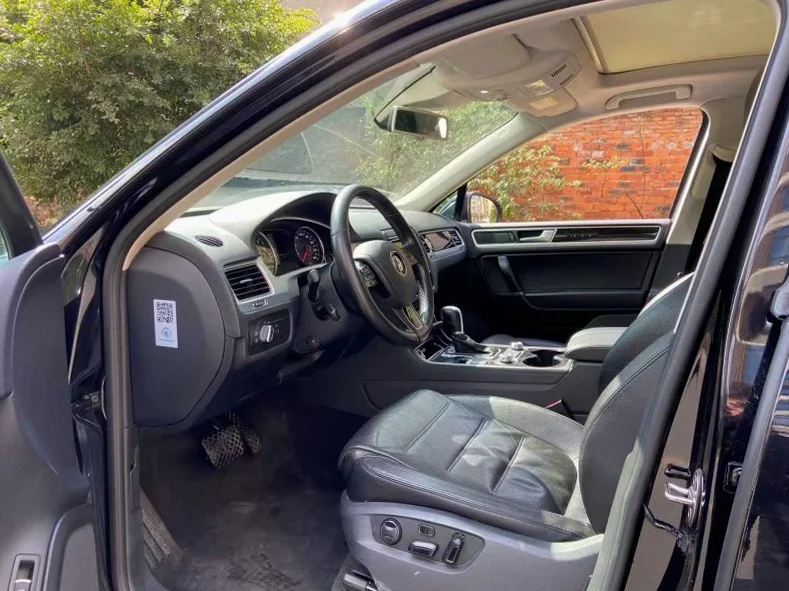 大众途锐 后面外观一