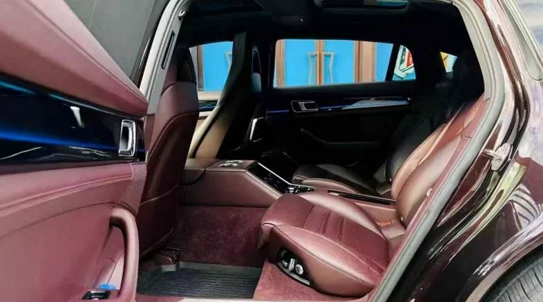 保时捷帕拉梅拉 后面外观三