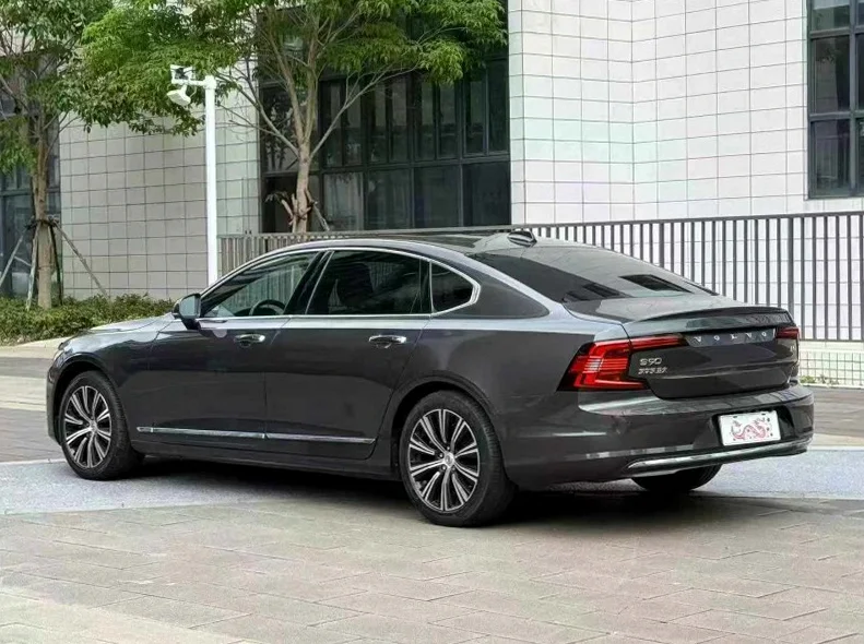 沃尔沃S90 内饰前排