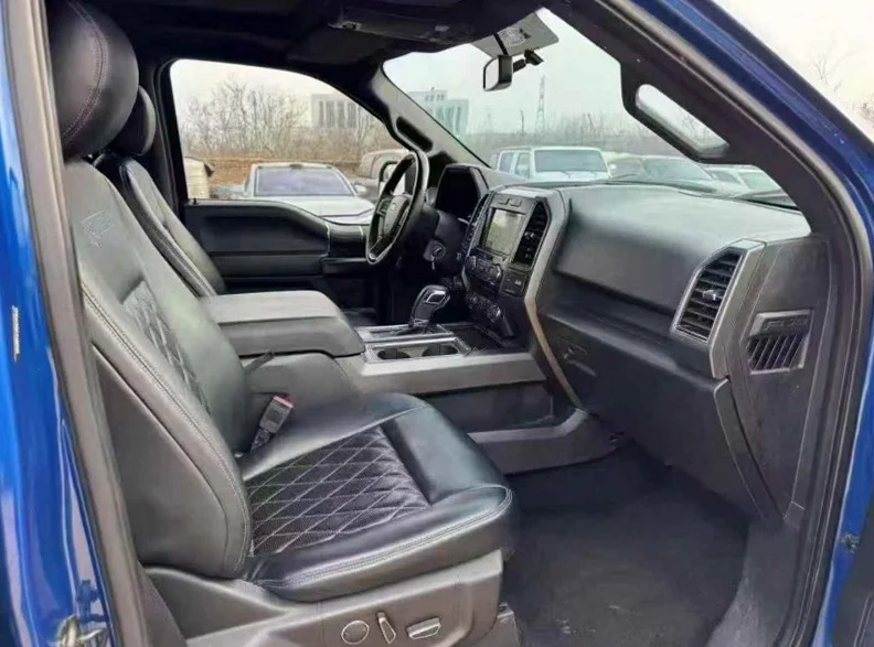 福特猛禽 后面外观三