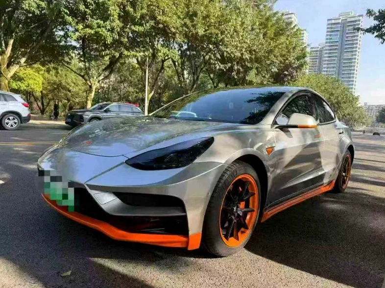 特斯拉MODEL 正面外观二