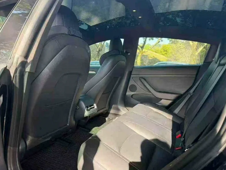 特斯拉MODEL 后面外观二